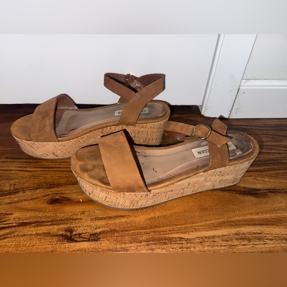 Steve Madden Brown Wedge Sandals 8.5 Women’s Comfortable and Cute - Picture 2 of 4